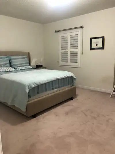 Room for Rent in Mississauga (Eglinton & Kennedy) $900