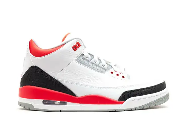Jordan 3 Retro Fire Red 2013 in Men's Shoes in City of Toronto - Image 2