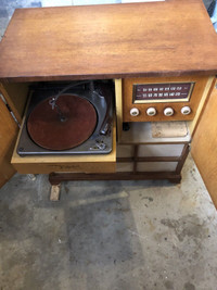 Antique Westinghouse tube radio & record player.