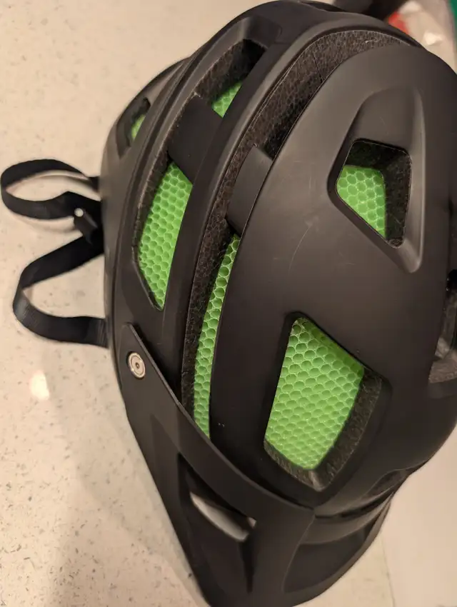 SMITH Forefront 2 MIPS Cycling  Bike Helmet - Large 59-62 cm in Clothing, Shoes & Accessories in City of Toronto - Image 11