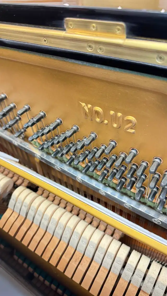 Yamaha Piano in Pianos & Keyboards in Longueuil / South Shore - Image 8