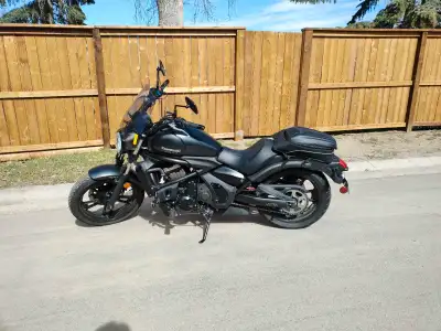 2016 Kawasaki Vulcan s Black 650 cc Parallel twin engine 6 speed 2 owner 8932 km odo. 27 inch seat h...