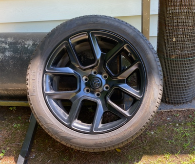 285/45 R22 114H MTS and 6 bolt aluminum factory rims that came off a 2022 Dodge Ram with 14k km. Qty...