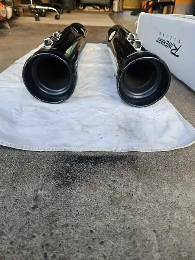 Reinhart slip on's 4.5 dbx bot 3 weeks ago, ordered wrong ones selling for 1,100 or best offer Conta...