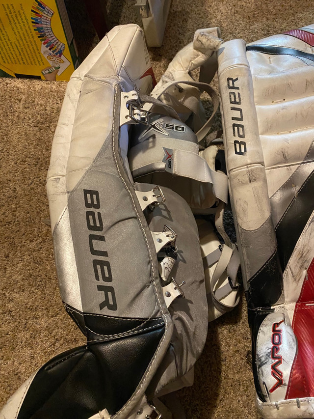 29” Goalie Pads - Bauer Vapor in Hockey in Ottawa - Image 2