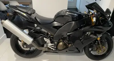 10個 カワサキ（KAWASAKI） ニンジャZX-10 | Ninja ZX-10の型式・スペック