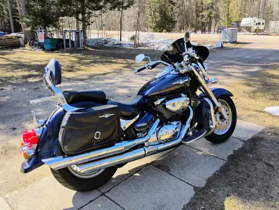 Are you on a tight budget Make a offer today and get riding for low cost..... This 2006 Suzuki Boule...
