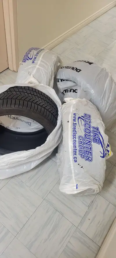 Great Tread only used for 2months last winter. Pictures taken Mon, Dec 8, 2025 so they were not used...