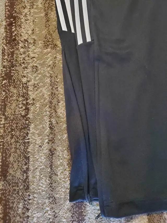 Men's Adidas Sweatpants  in Men's in Mississauga / Peel Region - Image 3