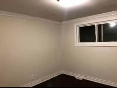 Very Spacious Private Room with private closet in Basement! Morningside and Lawrence! 24/7 Bus Servi...