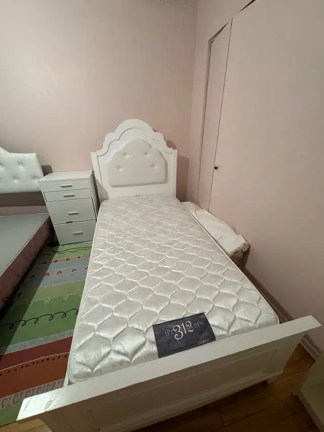 lit et matelas  in Bedding in Laval / North Shore - Image 4