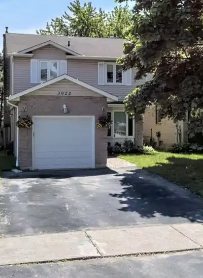One room available in home occupied by owner and other roommates. 5 bedroom home. Unfurnished room B...