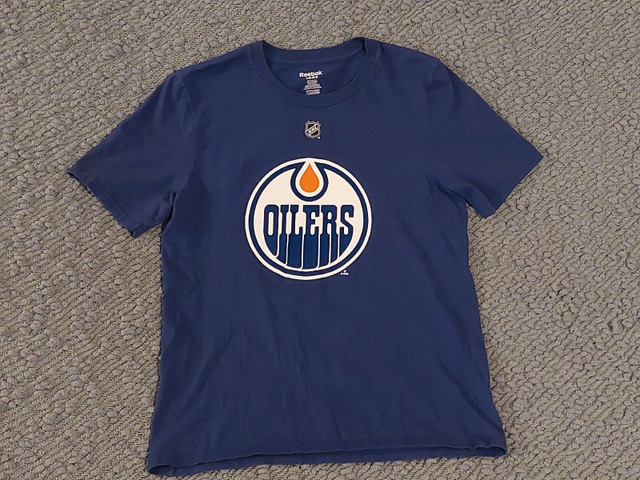 Authentic RNH Edmonton Oilers Reebok shirt, mint, youth Large$10 in Arts & Collectibles in Calgary - Image 3