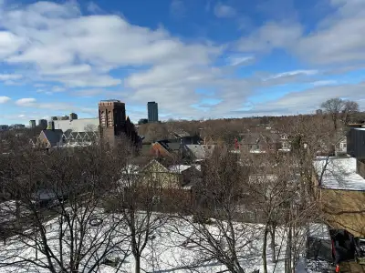 Bloor Street west and Dovercourt Road, Brand New One Bedroom condo unit. approx. 500 Sq. Ft, 9 Ft Ce...