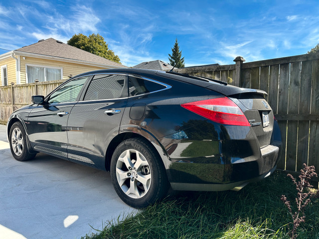 Honda Accord Crosstour 2010 in Cars & Trucks in London - Image 2