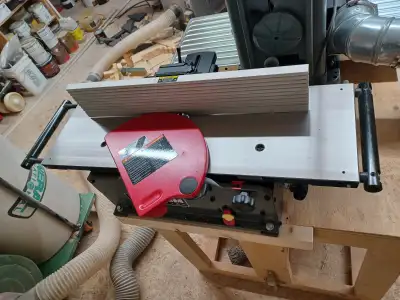 ***MAGNUM 10" benchtop jointer, 12amp. 120V helical head w/ four sided carbide knife inserts c/w ext...