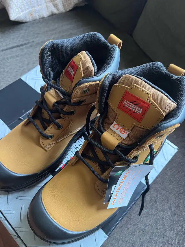 Aggressor Steel Toe Boots 8.5 Size in Women's - Shoes in City of Halifax - Image 4