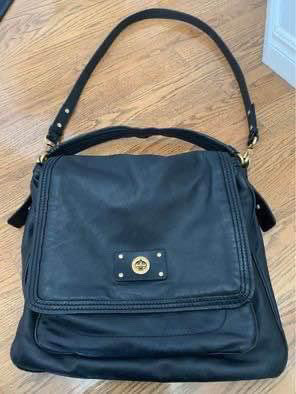 Beautiful Marc Jacobs Black Leather Bag/Purse. Great Condition.  in Women's - Bags & Wallets in Calgary