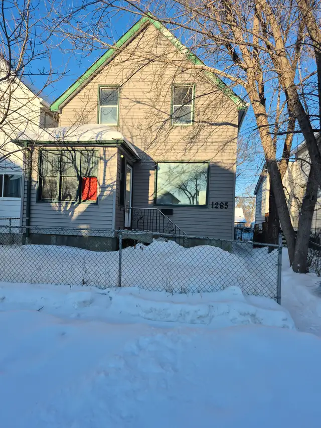 Home for sale  Weston (Logan & Mcphillips) 200,500 OBO