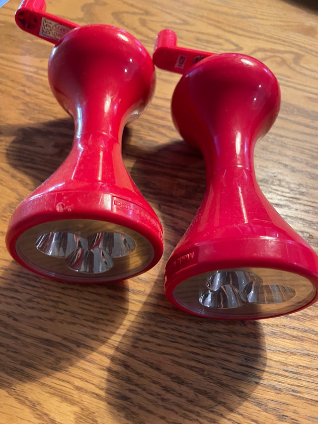 2 Ikea Windup flashlights in Toys & Games in Saskatoon - Image 2