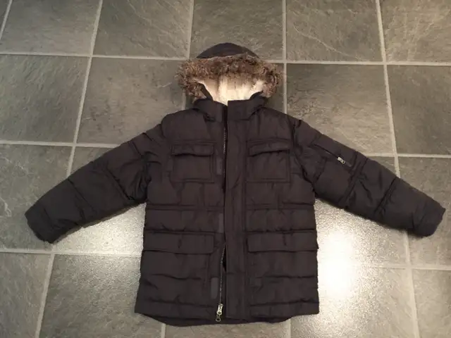 kids sz 8 Old Navy warm winter jacket READ description. in Kids & Youth in Calgary - Image 3