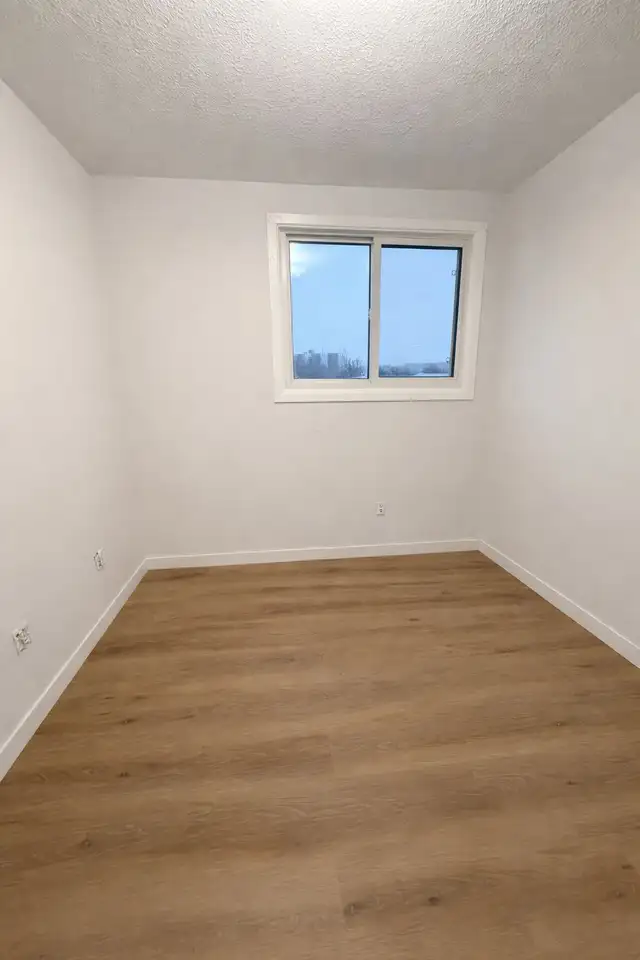 bedroom for rent in Long Term Rentals in Kitchener / Waterloo - Image 3