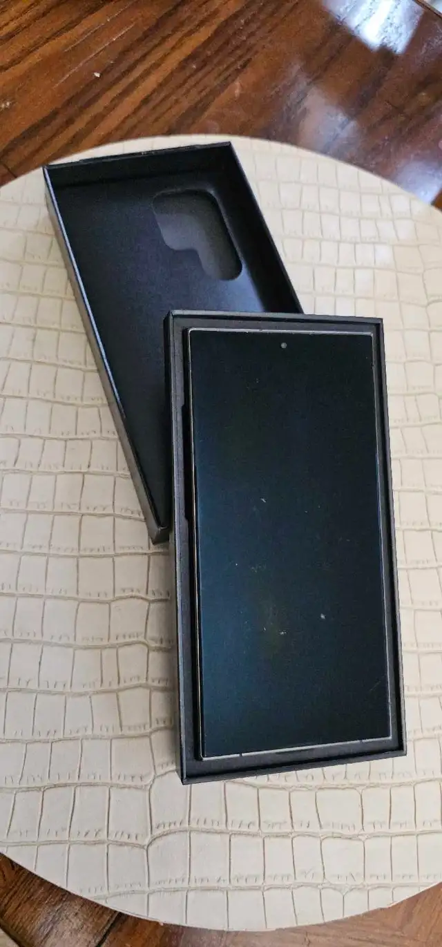 Samsung S24 Ultra in Cell Phones in Oshawa / Durham Region - Image 9