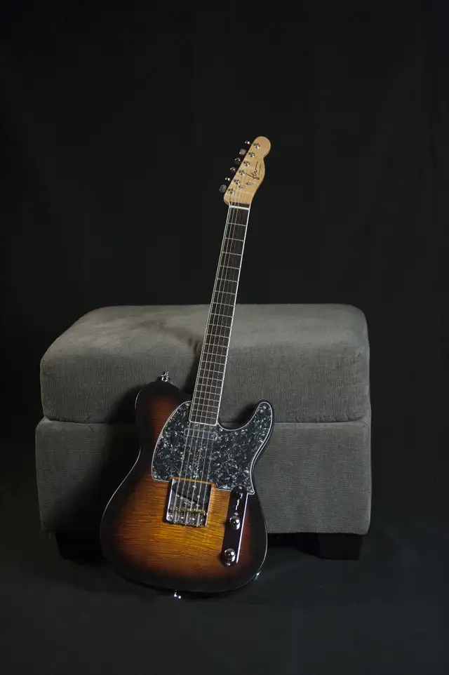 Guitare luthier - Télécaster in Guitars in Québec City - Image 2