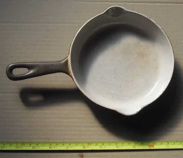 Vintage Cousances # 16 Le Creuset cast iron frying pan in Kitchen & Dining Wares in Calgary - Image 3