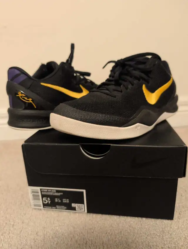 Nike Kobe 8 in Men's Shoes in Markham / York Region - Image 2
