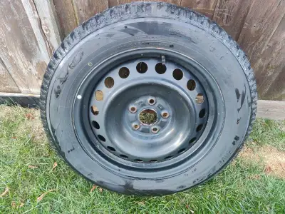For sale 4 Toyo Observe GSi-6, Winter tires on rims, 215/60R17 96T M&S. Tread depth is 9/32", as new...