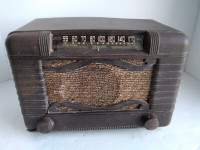 CROSLEY Tube Radio Knobs 2pc 1930s Bakelite Vintage Deco 1/4 D