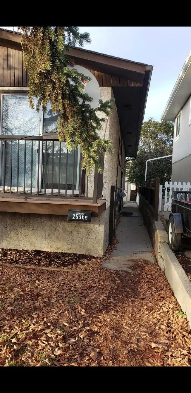 Cost 2 Bedrooms Mainfloor House