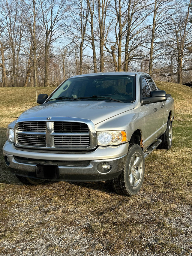 2004 1500 4x4 5.7L in Cars & Trucks in Kawartha Lakes