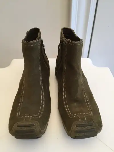 Privo Clarks Waterproof Leather Ankle Boots shoes Women Size 6M, View more