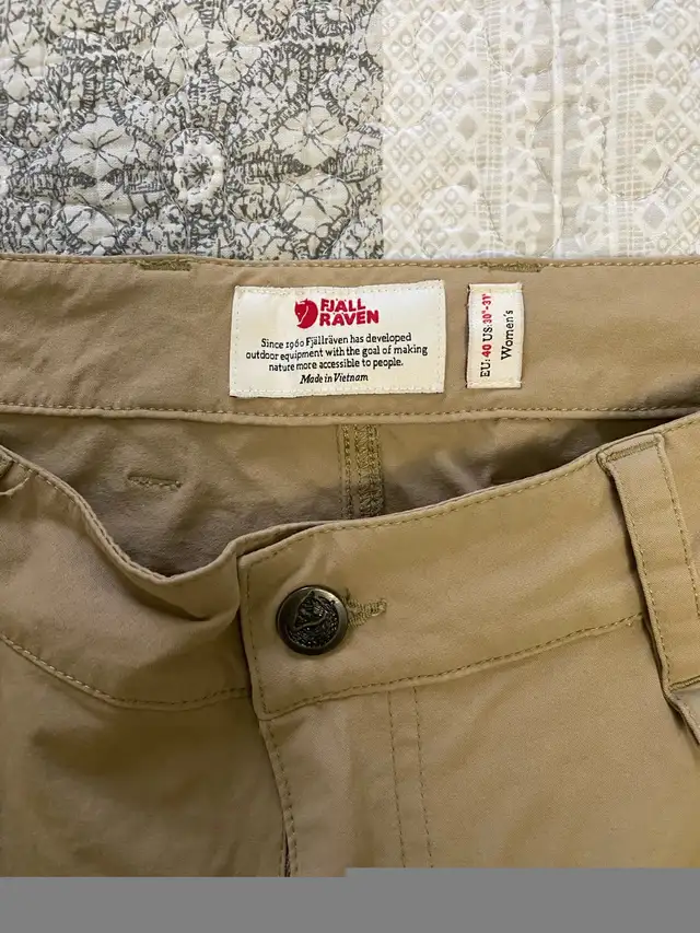 FjallRaven Shorts in Women's - Bottoms in City of Toronto - Image 3