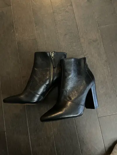 Women’s leather  boots , View more