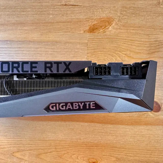 Gigabyte RTX 3080 Gaming OC 10GB | Clean & Fully Tested in System Components in City of Montréal - Image 3