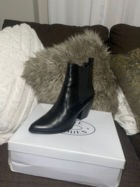 Steve Madden Boots | Buy or Sell Women's Shoes Locally in Toronto (GTA) |  Kijiji Classifieds