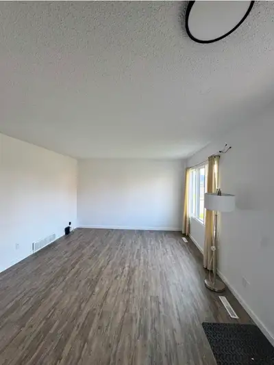 Taking applications for a 3 bedroom spacious townhouse in Yorkton available May 1. In unit laundry....