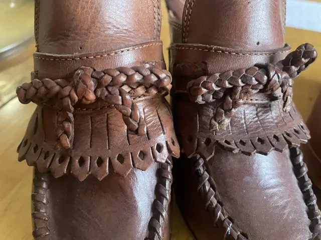 2 pairs ! Rare Vintage Fayva Leather & Wood Clog Heels - Size 5 in Women's - Shoes in Cape Breton - Image 5