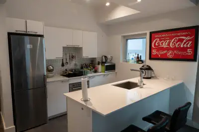 Great 3 1/2, close to McGill, Near Place-des-Art