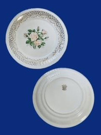 Lovely  Vintage "Tudor Rose" Round Decorative Plate