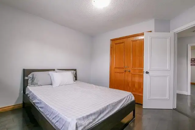 Room to share near Sheridan college63804735366913120