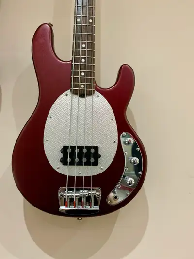 musicman sub bass usa, View more