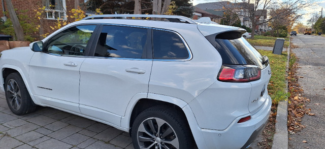 Jeep Cherokee Overland 2019 Only 62,000km in Cars & Trucks in City of Toronto - Image 3