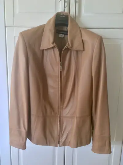 Jacket /veston de cuir, femme, View more