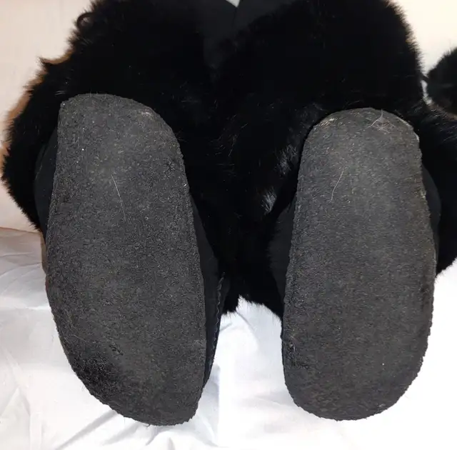 Womens Laurentian Chief Mukluks / Coach Shearling hiker Boots in Women's - Shoes in Red Deer - Image 5