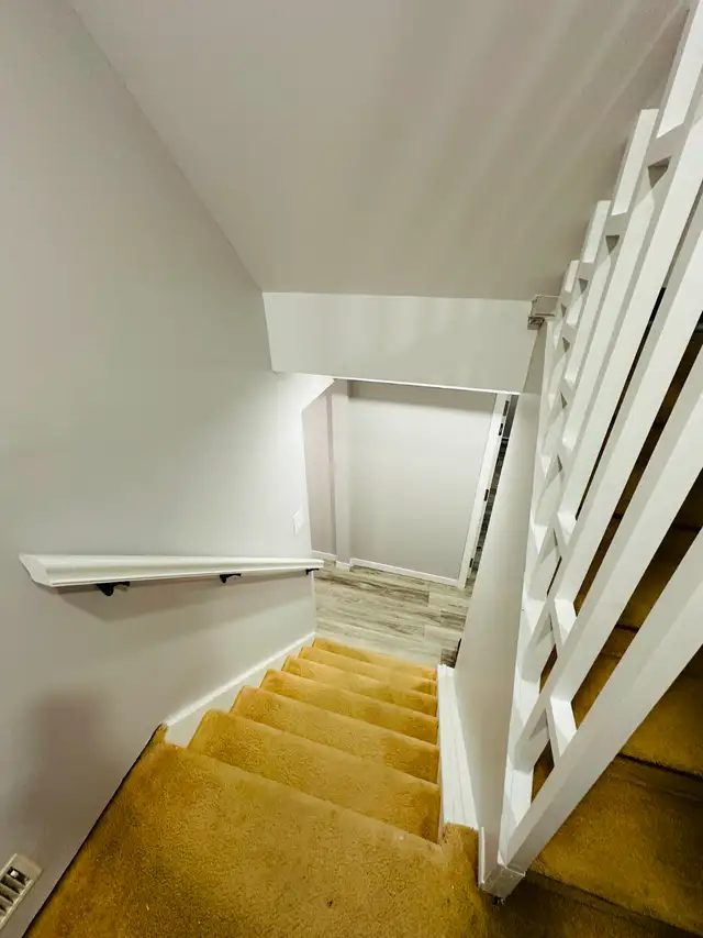 Furnished Room for Student + Paid Airbnb Cleaning Opportunity in Room Rentals & Roommates in Ottawa - Image 9