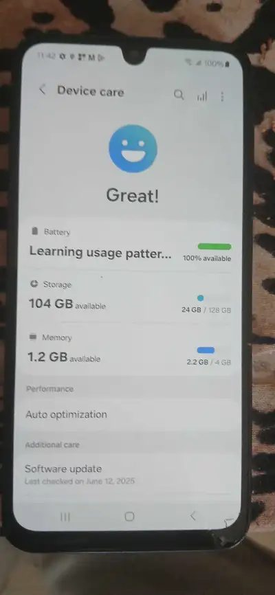 128Gb storage, 4Gb Ram, UI 6 Android 14, Space Gray, Excellent condition. \\UNLOCKED AND READY TO GO...